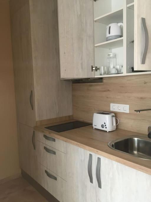 Independiente Estudio En Acogedora Casita De Mai 아데제 외부 사진