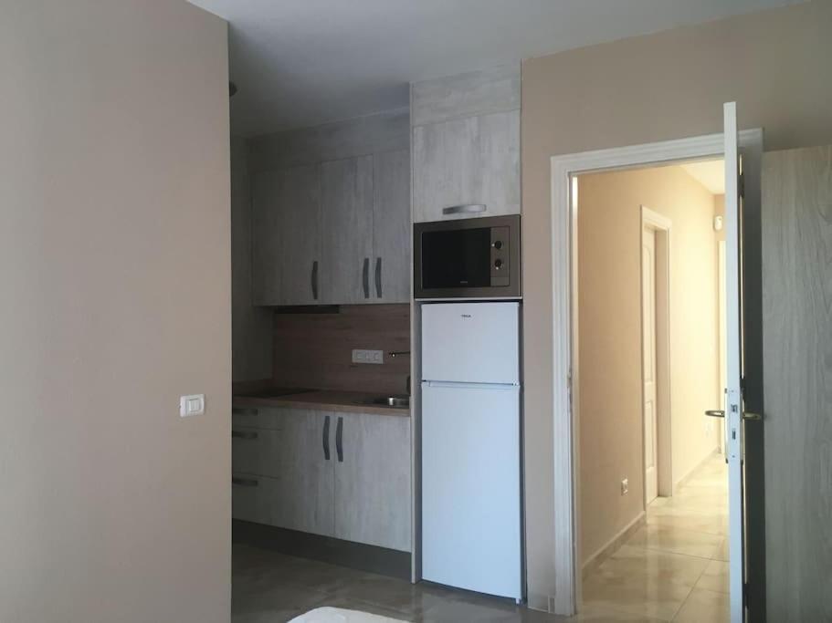 Independiente Estudio En Acogedora Casita De Mai 아데제 외부 사진
